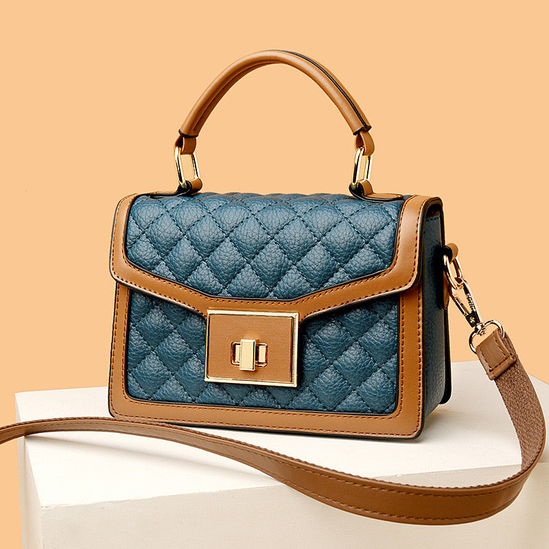 CHARM QUILTED SLINGBAG