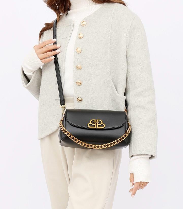 NOIR CHAINED SLINGBAG