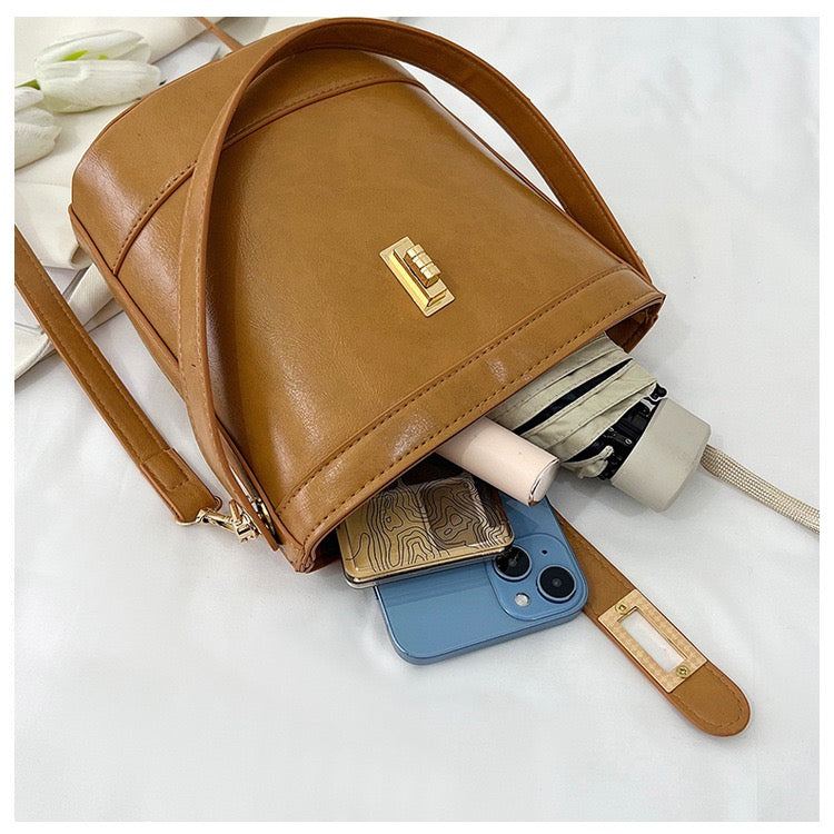 Karigari Black Bucket Sling  Handy& Crossbody