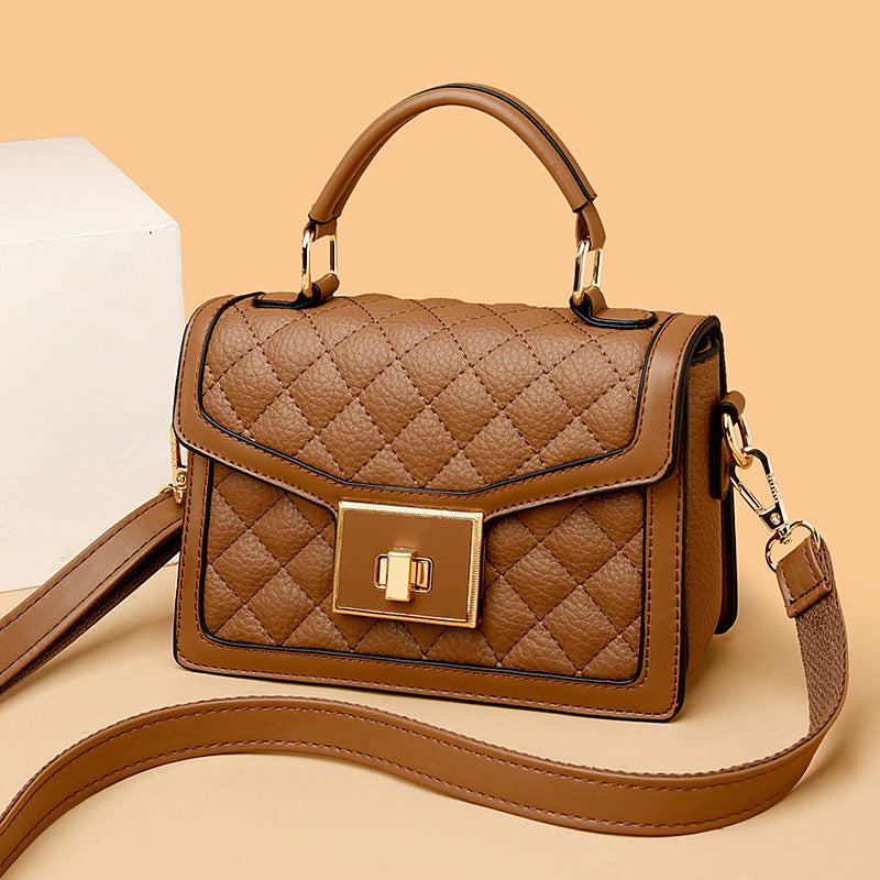 CHARM QUILTED SLINGBAG